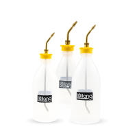 Universal oilcan with shut-off nozzle